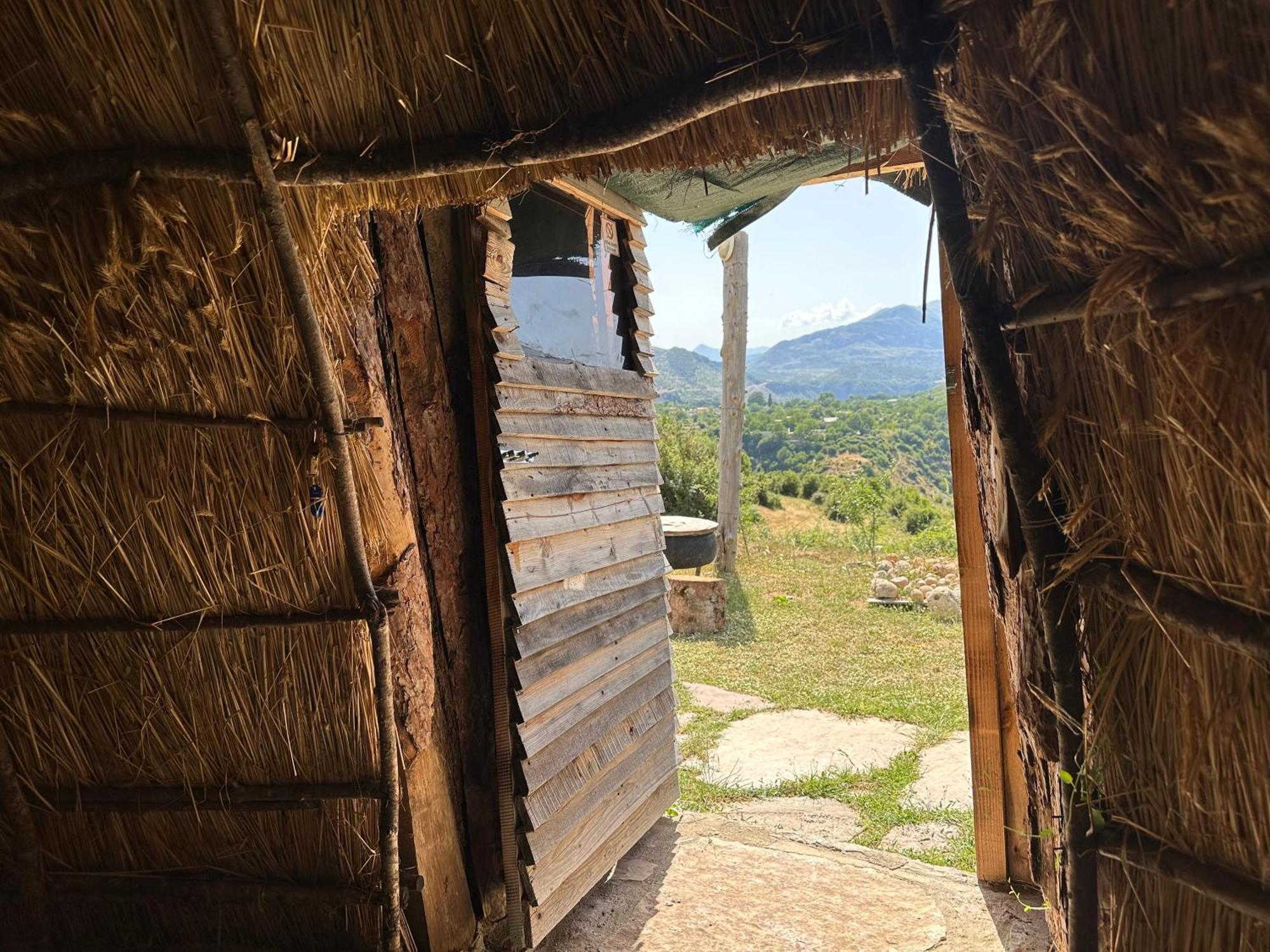 Camping Lekdushi - Shehu Hotel Tepelene Bagian luar foto