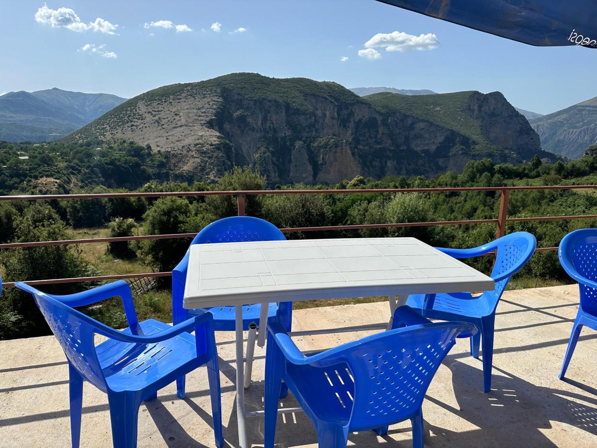 Camping Lekdushi - Shehu Hotel Tepelene Bagian luar foto