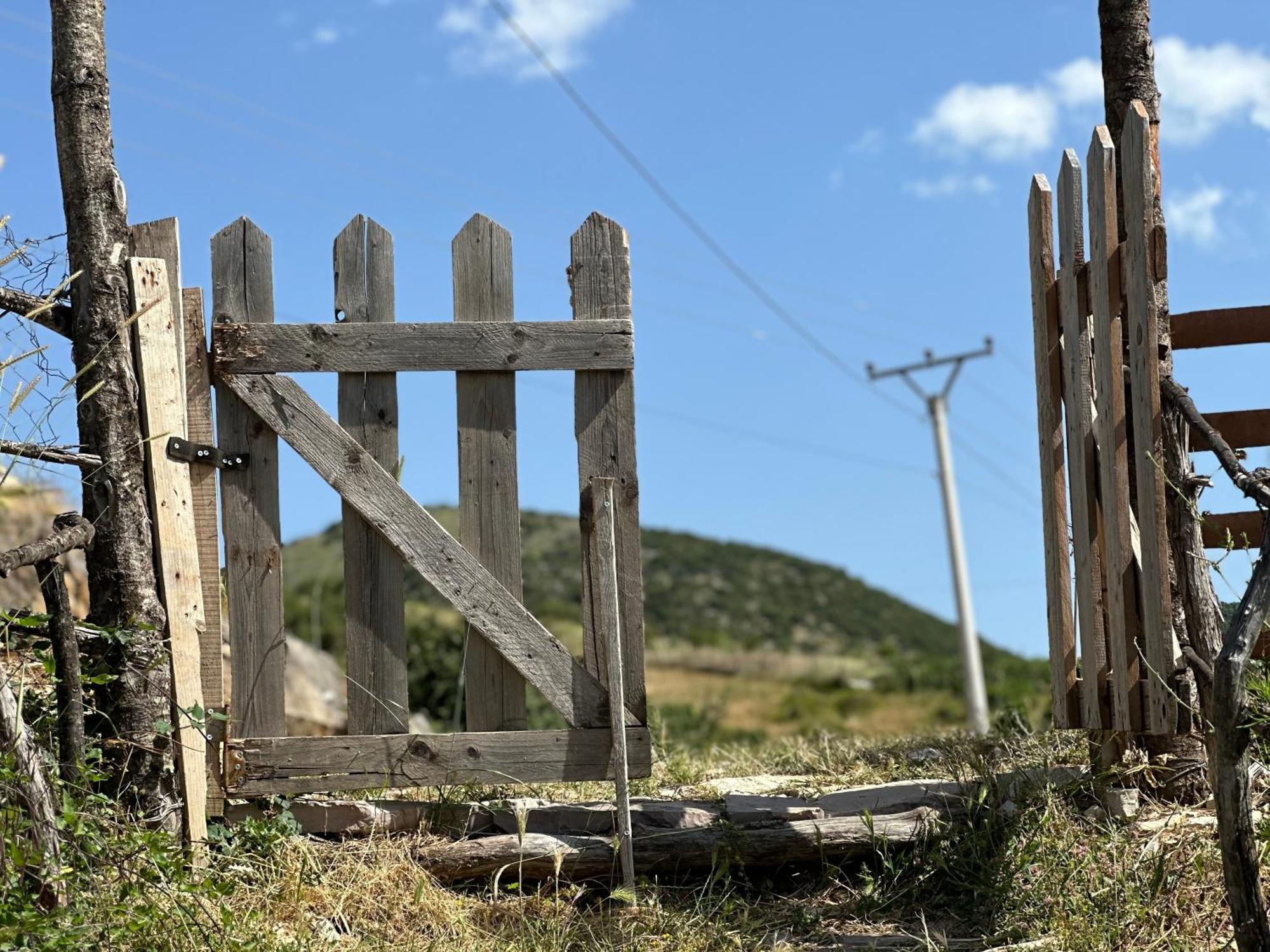 Camping Lekdushi - Shehu Hotel Tepelene Bagian luar foto