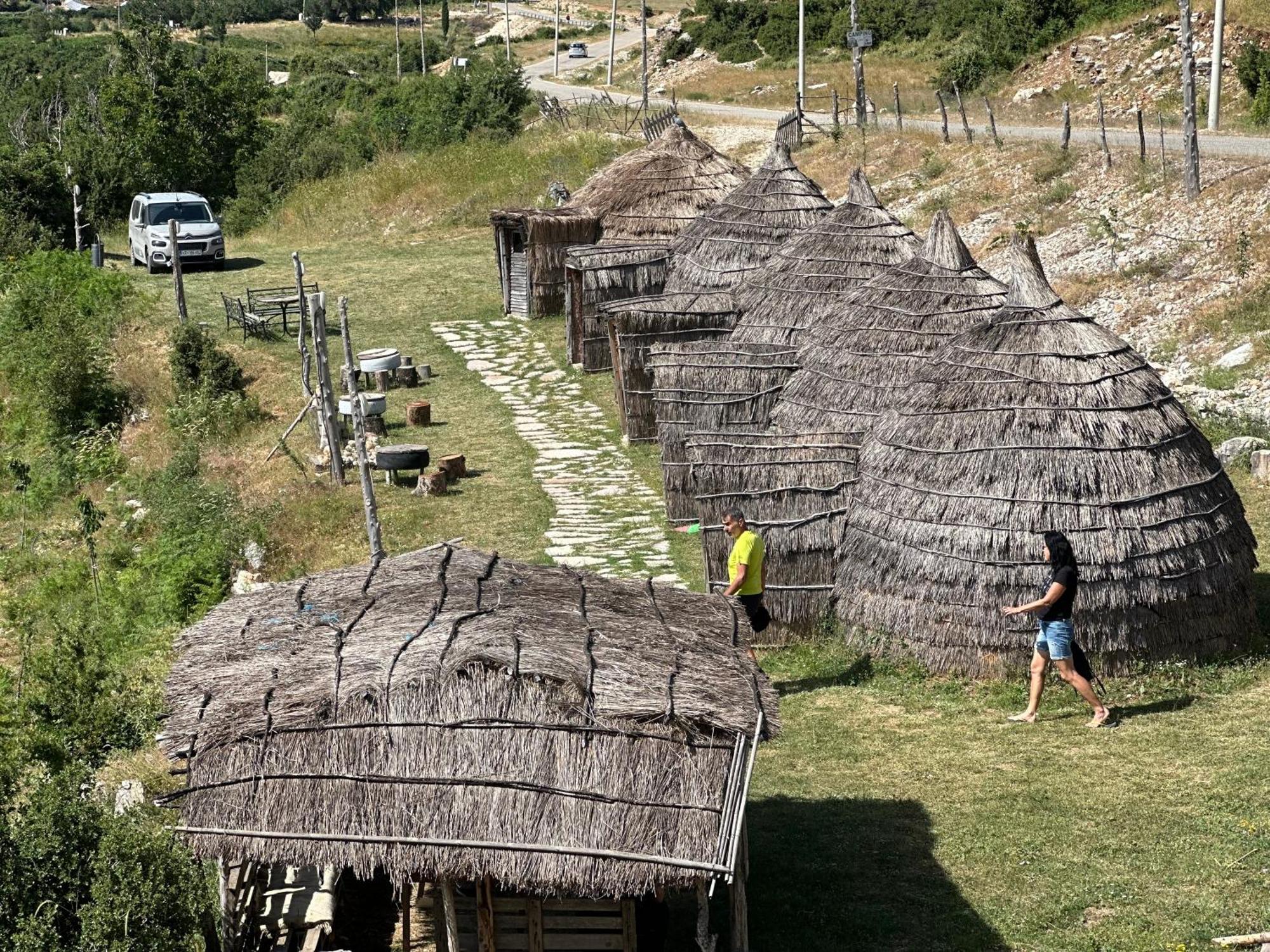 Camping Lekdushi - Shehu Hotel Tepelene Bagian luar foto