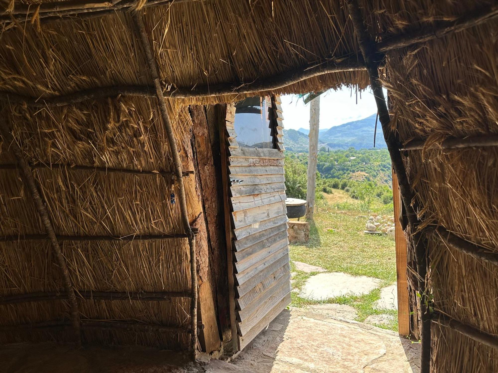 Camping Lekdushi - Shehu Hotel Tepelene Bagian luar foto