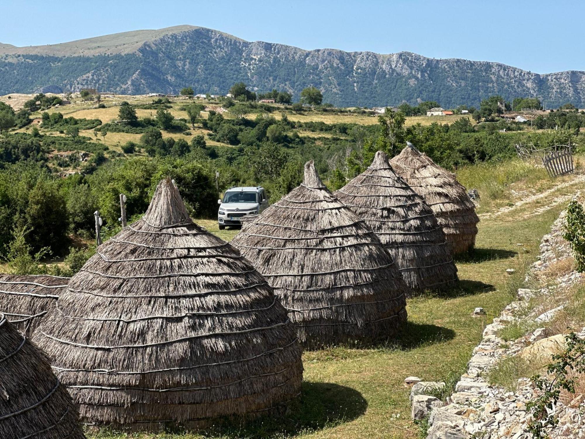 Camping Lekdushi - Shehu Hotel Tepelene Bagian luar foto