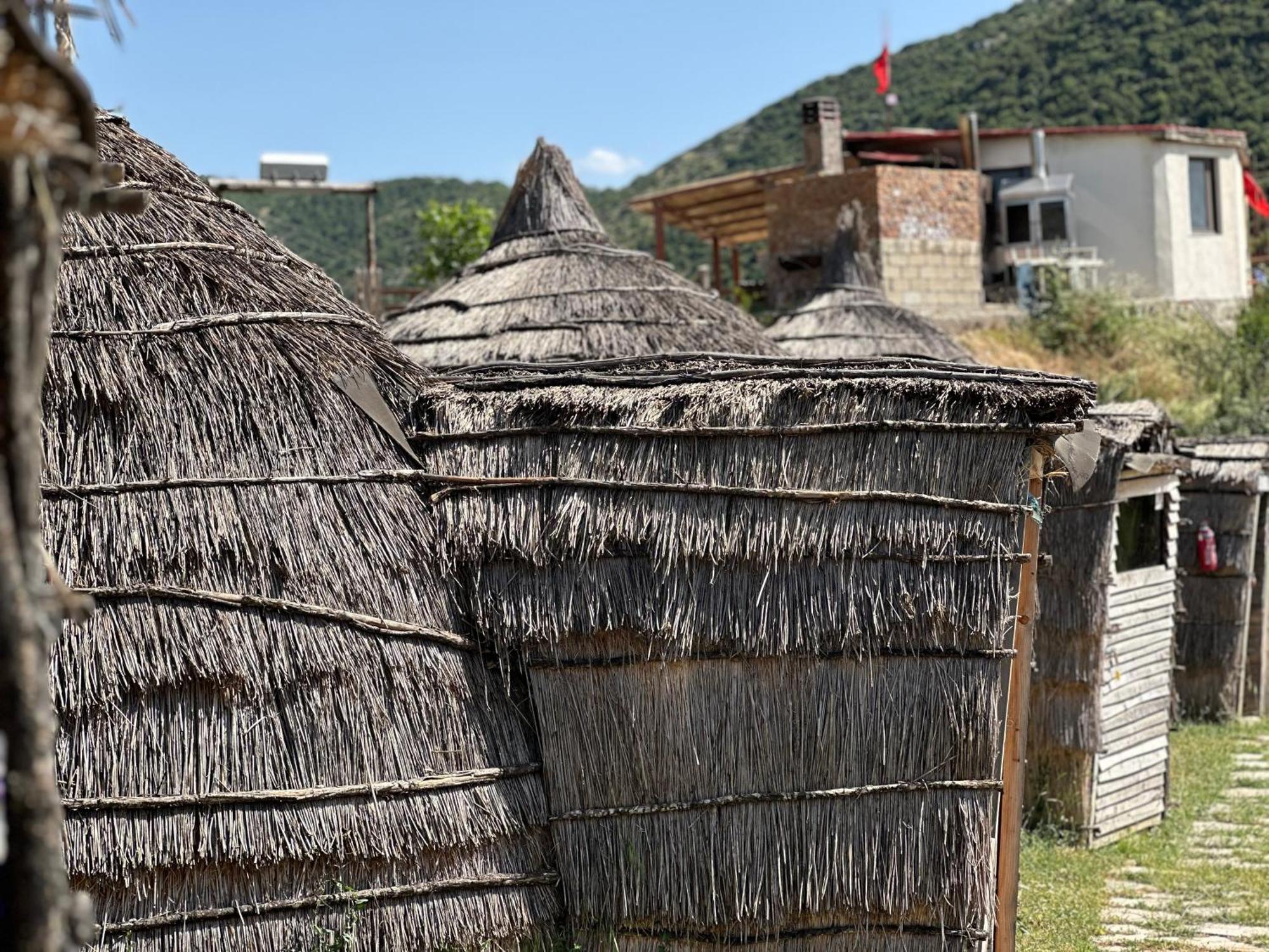 Camping Lekdushi - Shehu Hotel Tepelene Bagian luar foto