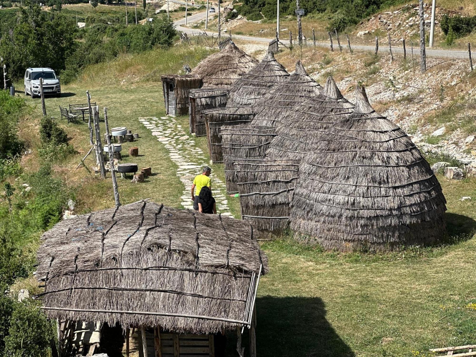 Camping Lekdushi - Shehu Hotel Tepelene Bagian luar foto